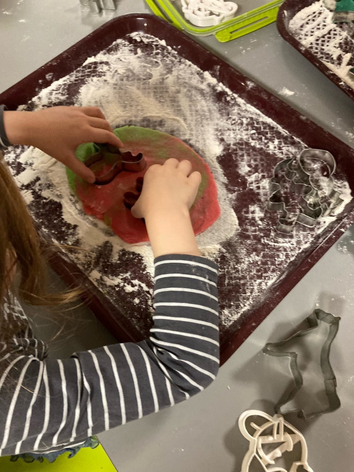 2022 - Kekse backen mit vollem Körpereinsatz